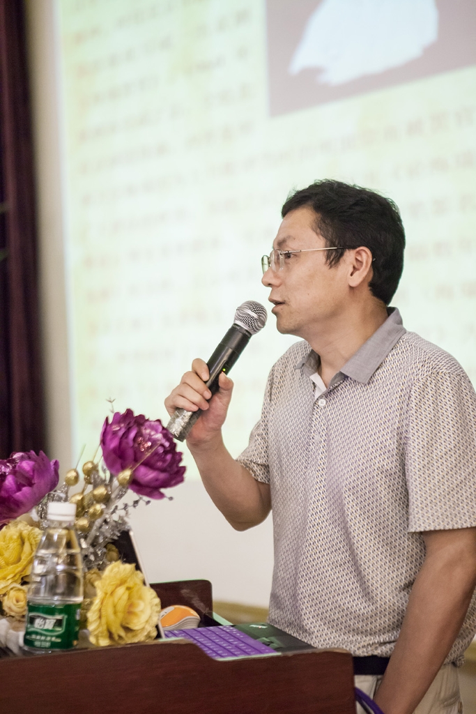 爱上阅读，，，，，，，翻开通往新天下的门