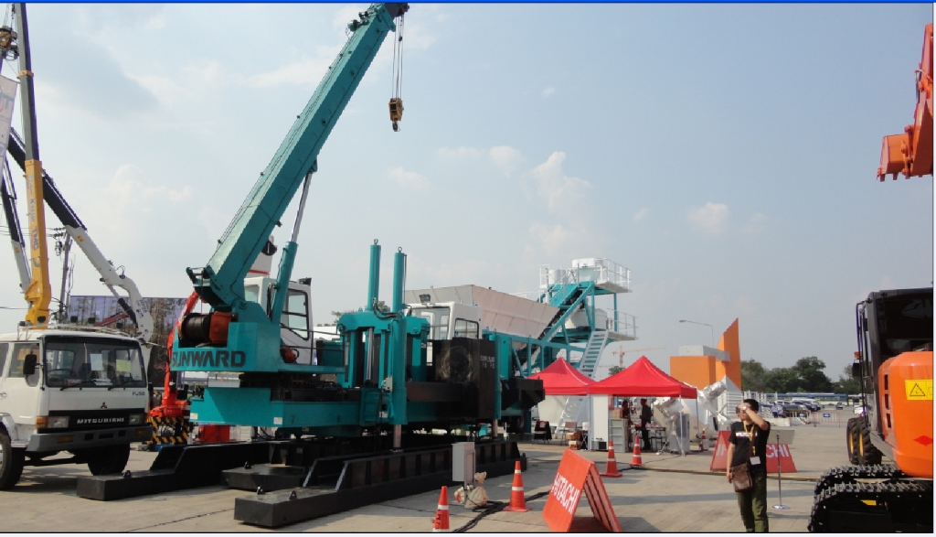 云顶国际yd888智能液压静力压桩机“亮剑”