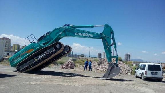 云顶国际yd888智能SWE470B大型矿用挖掘机“掘”战土耳其