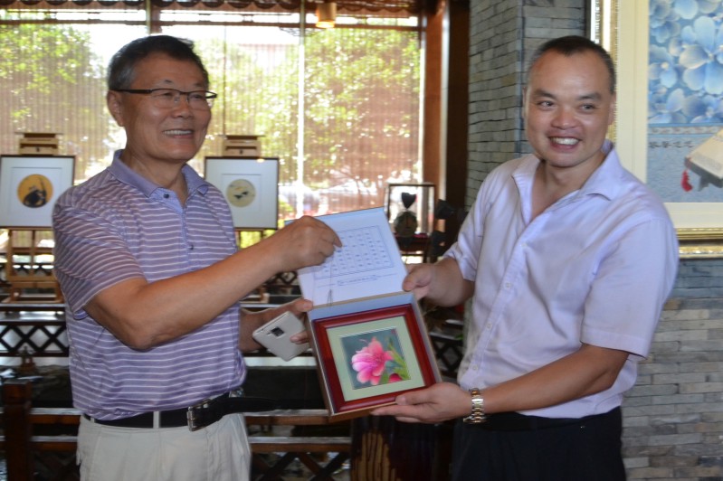 民盟云顶国际yd888智能支部活动彰显“针”功夫