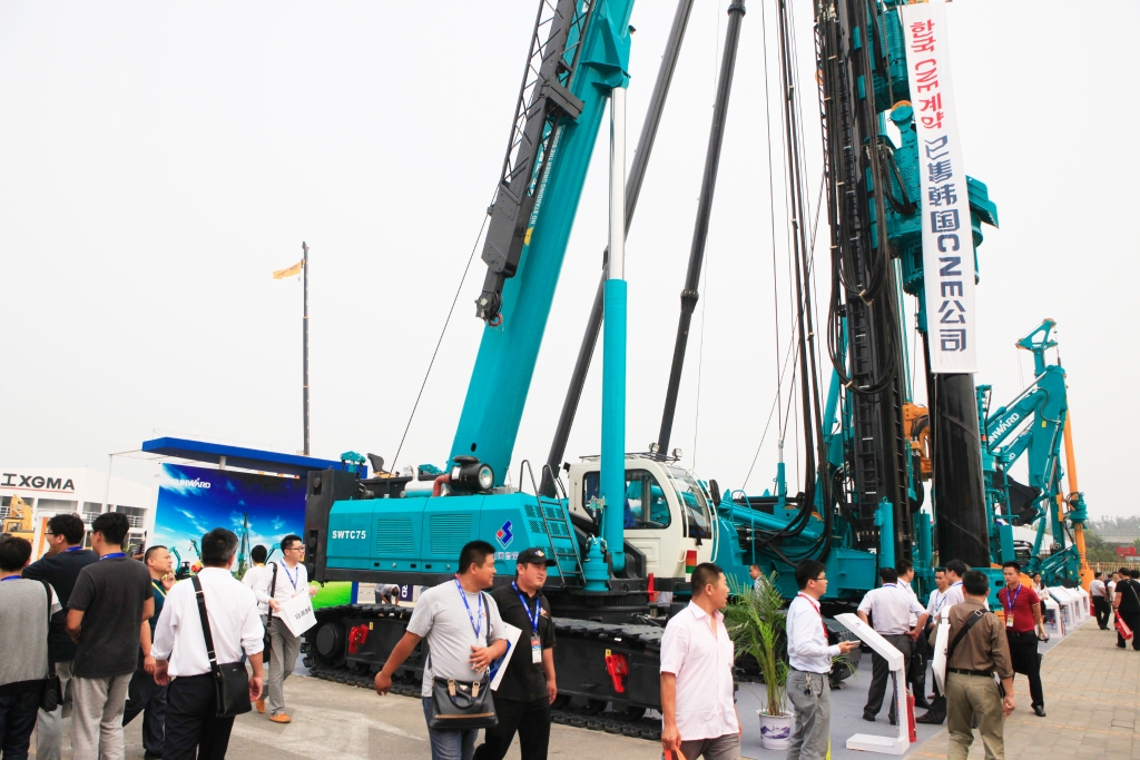 新品、精品、星品齐聚 云顶国际yd888智能闪灼BICES 2015