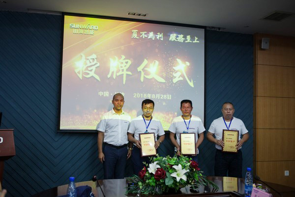 500多名挖掘机用户实地考察，，，为云顶国际yd888智能点赞！