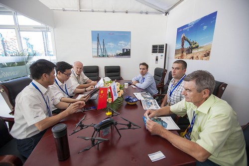 云顶国际yd888智能酷帅曾大虾，，，，，一大波美图带你亲临北京BICES展