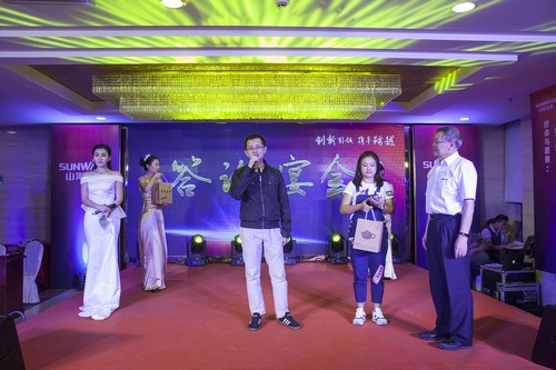 云顶国际yd888智能酷帅曾大虾，，，，，一大波美图带你亲临北京BICES展