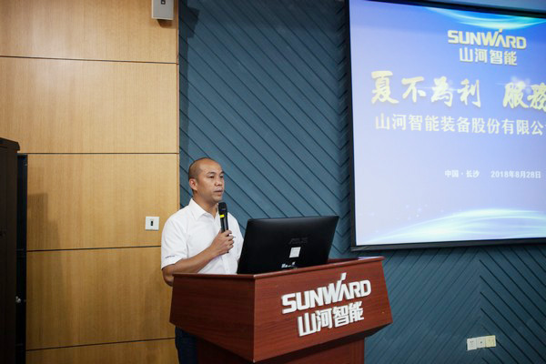 500多名挖掘机用户实地考察，，，为云顶国际yd888智能点赞！