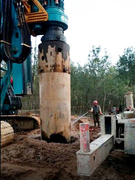 本钱节约几百万，，，，，，这台旋挖是我的摇钱树