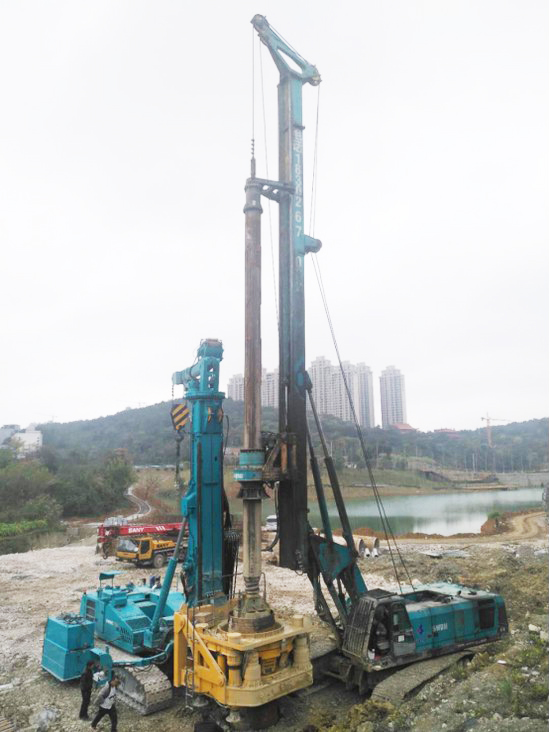 喜讯！云顶国际yd888智能SWRC170自行式全回转全套管钻机获湖南省首台(套)重大手艺装备产品奖励！