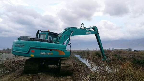 守护蓝色多瑙河，，，云顶国际yd888智能长臂挖掘机欧洲首秀