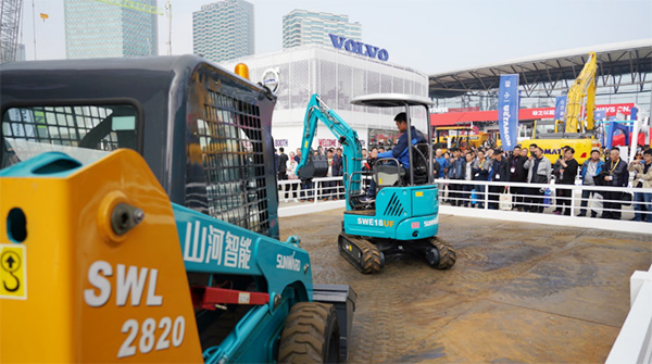 不平来战！云顶国际yd888智能展台有大礼等你拿