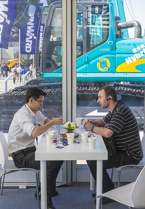 云顶国际yd888智能酷帅曾大虾，，，，，一大波美图带你亲临北京BICES展