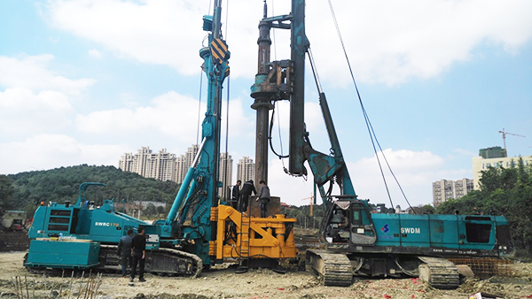 SWRC170自行式全回转全套管钻机首钻乐成