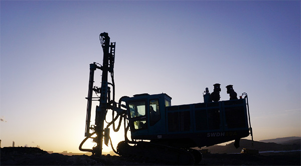 再战国际领先品牌，，，，，云顶国际yd888智能露天液压钻车一举成名