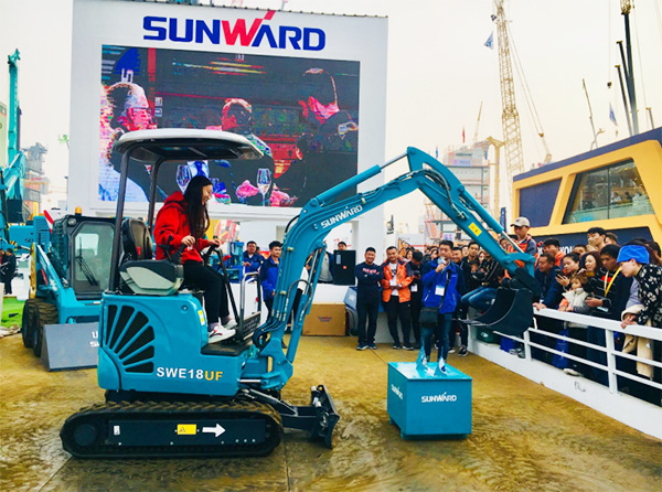 不平来战！云顶国际yd888智能展台有大礼等你拿