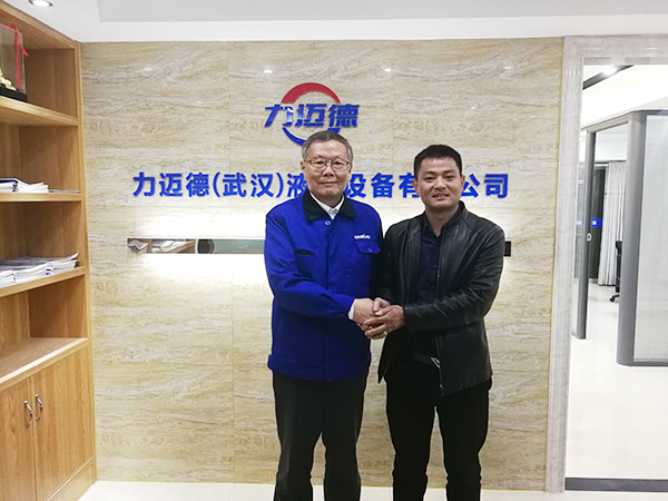 从拒绝到一次购置十台旋挖钻机，，，他用八年时间熟悉云顶国际yd888智能