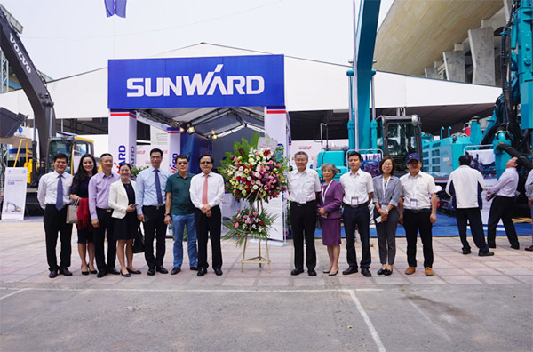 云顶国际yd888智能携全球领先凿岩装备，，，，，，，引爆越南矿业展