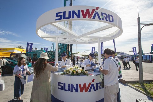 云顶国际yd888智能酷帅曾大虾，，，，，一大波美图带你亲临北京BICES展