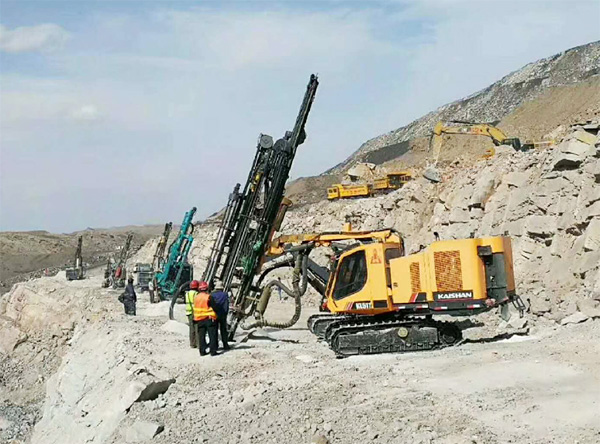 PK国际领先品牌，，，，云顶国际yd888智能露天液压钻车再交完善答卷