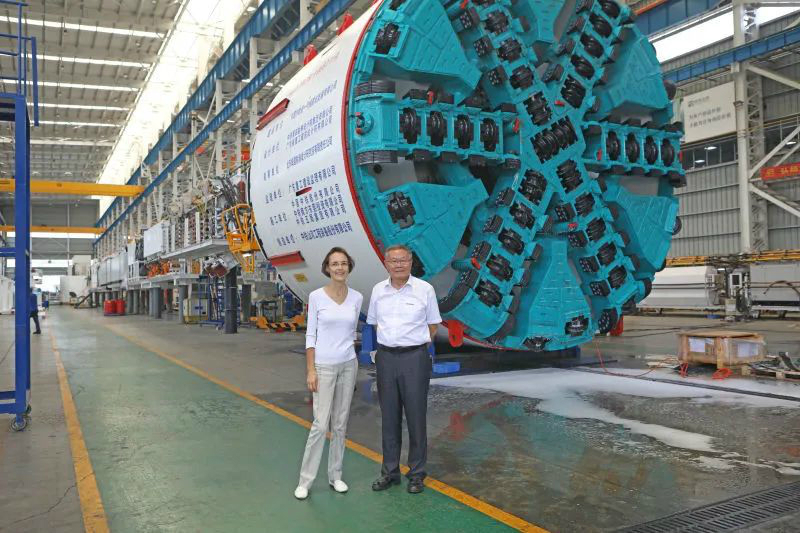 比利时商务领事到访云顶国际yd888智能