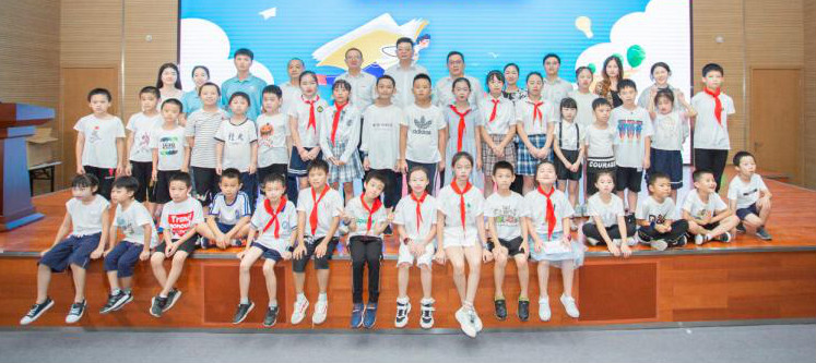 精准效劳共建家园，，，，，，解决刚需心怀感恩——云顶国际yd888智能首期职工子女暑期托管班圆满结班