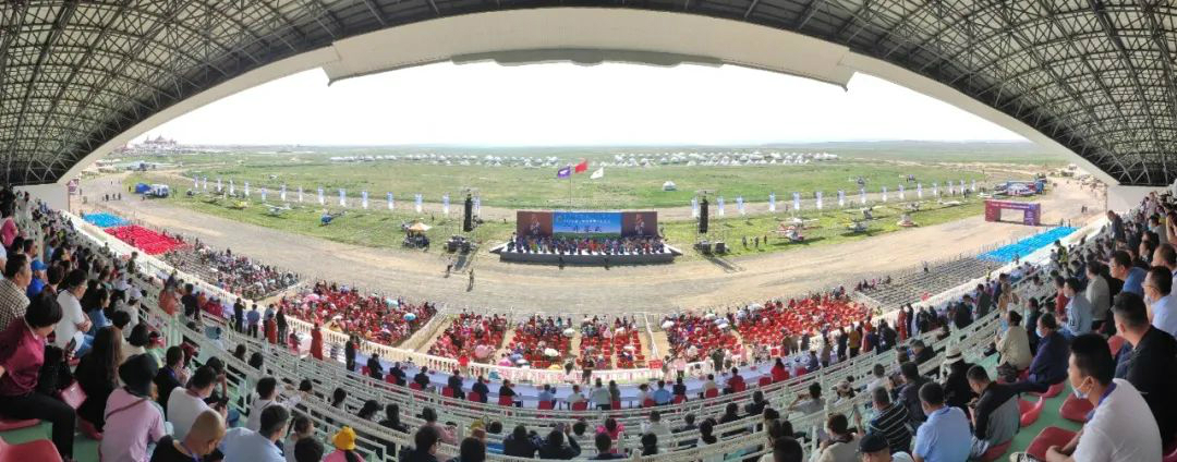 乌兰察布大草原,我来啦! 云顶国际yd888SA60L阿若拉飞机“惊艳”航行大会