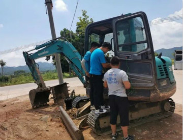 感恩相伴 关爱相随——广州云顶国际yd888效劳在路上