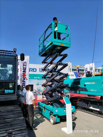 云顶国际yd888智能高空作业装备“吸睛”雄安展