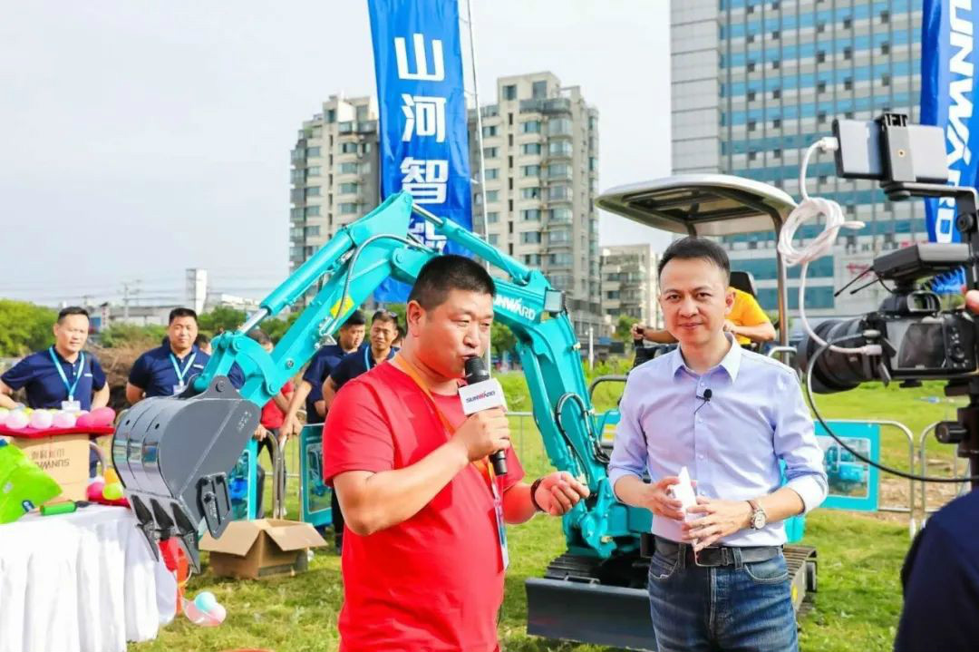 2020全球微挖大会 云顶国际yd888智能精品微挖赢得满堂彩