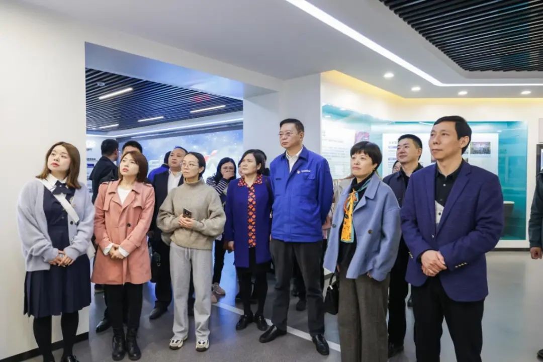 民主党派湖南省委机关青工委团队一行考察云顶国际yd888智能