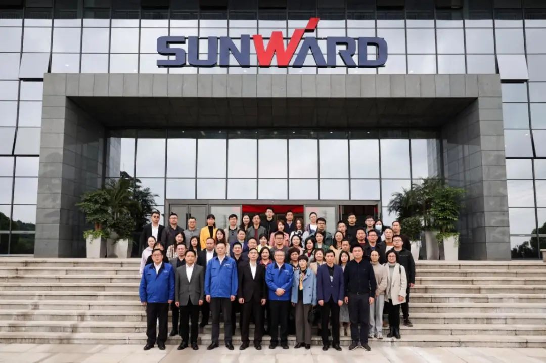 民主党派湖南省委机关青工委团队一行考察云顶国际yd888智能