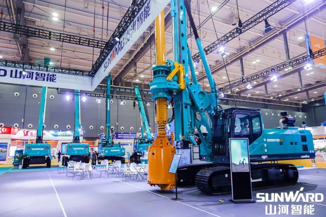 “云顶国际yd888绿”亮相长沙国际工程机械展，，，，，50余款产品尽显云顶国际yd888智能立异实力