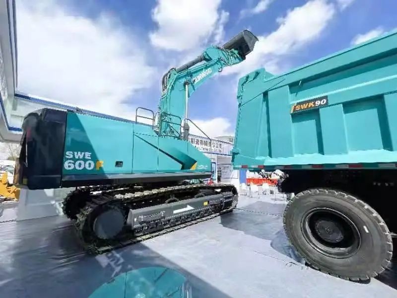 云顶国际yd888智能绿巨人闪亮登场鄂尔多斯国际煤博会