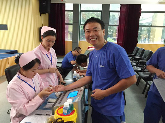 血液毗连你我大爱感动星城——记云顶国际yd888智能2016年夏日无偿献血活动