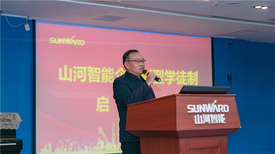 校企携手，，，，，，，让“新型学徒”生长为“现代工匠”