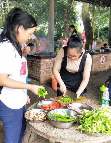 大手牵小手·“顽”转六一，，，，，，云顶国际yd888智能首次六一亲子主题活动圆满举行