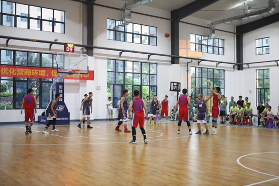 以球为媒，，，，，首届“云顶国际yd888杯”篮球约请赛架起政企连心桥