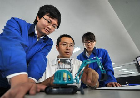 新华社报道：云顶国际yd888智能连任全球工程机械50强