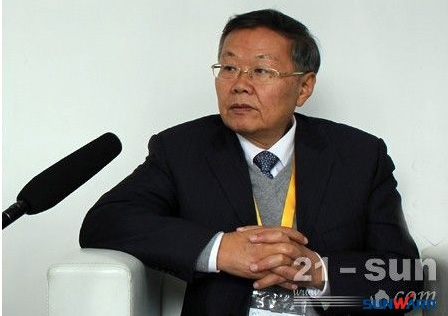 云顶国际yd888智能何清华：潜心追求“云顶国际yd888之路”