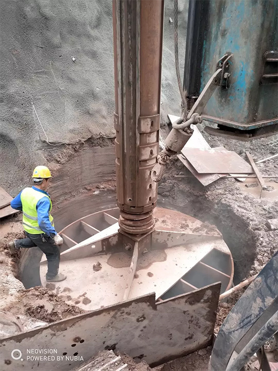 3.5米直径高效入岩，，，，，他携云顶国际yd888智能旋挖名动山城