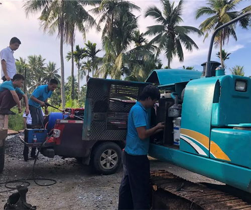 作为村里的创富标杆，，，，，，，陈老板的∶院爱将”事实是谁？？？