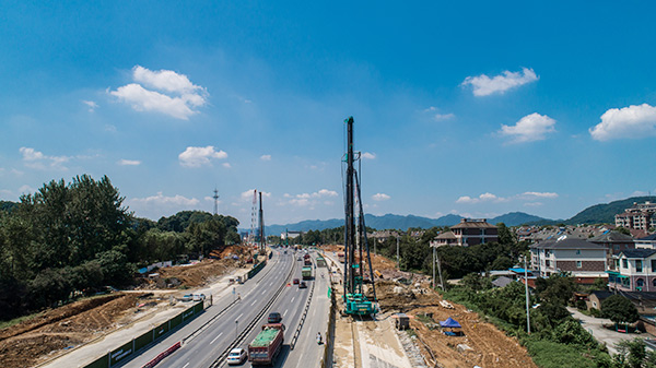 云顶国际yd888智能挖掘机，，，一台顶几台！