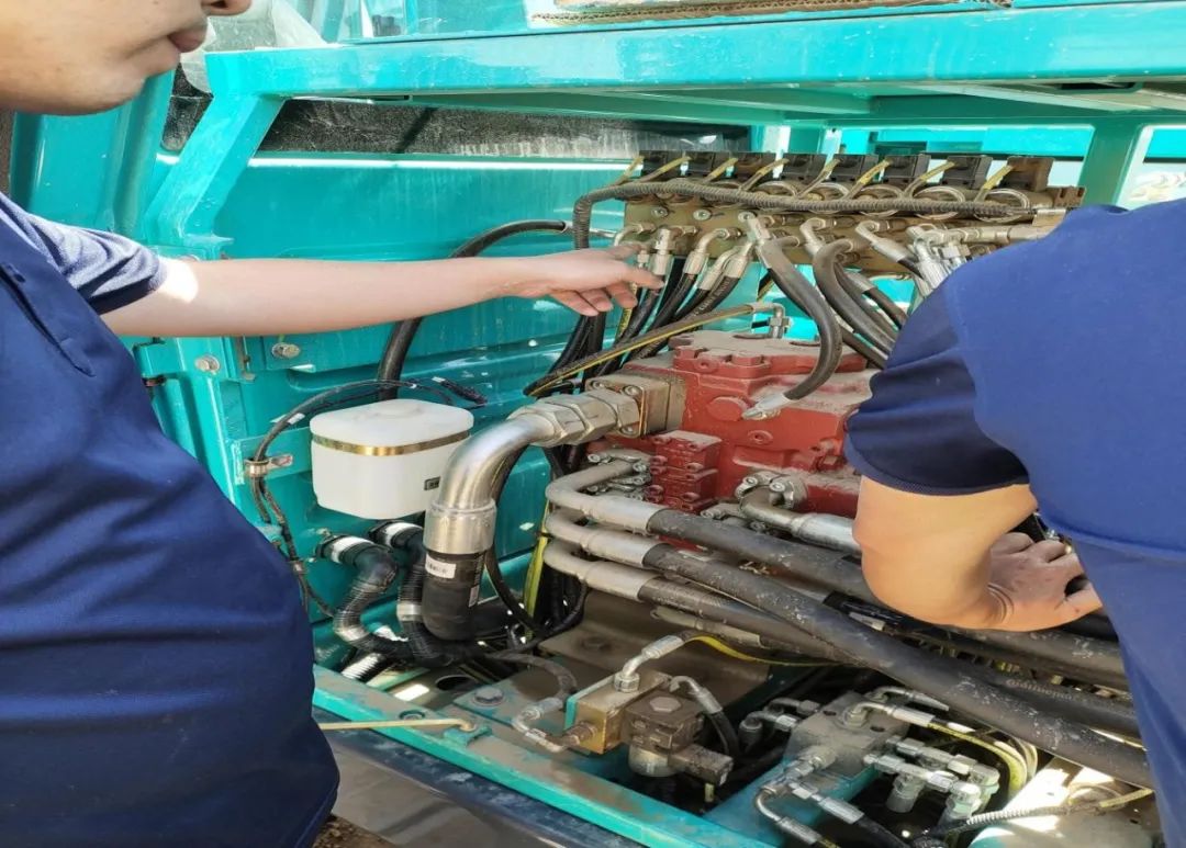 茫茫大西北，，，，，，浓浓云顶国际yd888情！云顶国际yd888智能全球效劳万里行走进西北