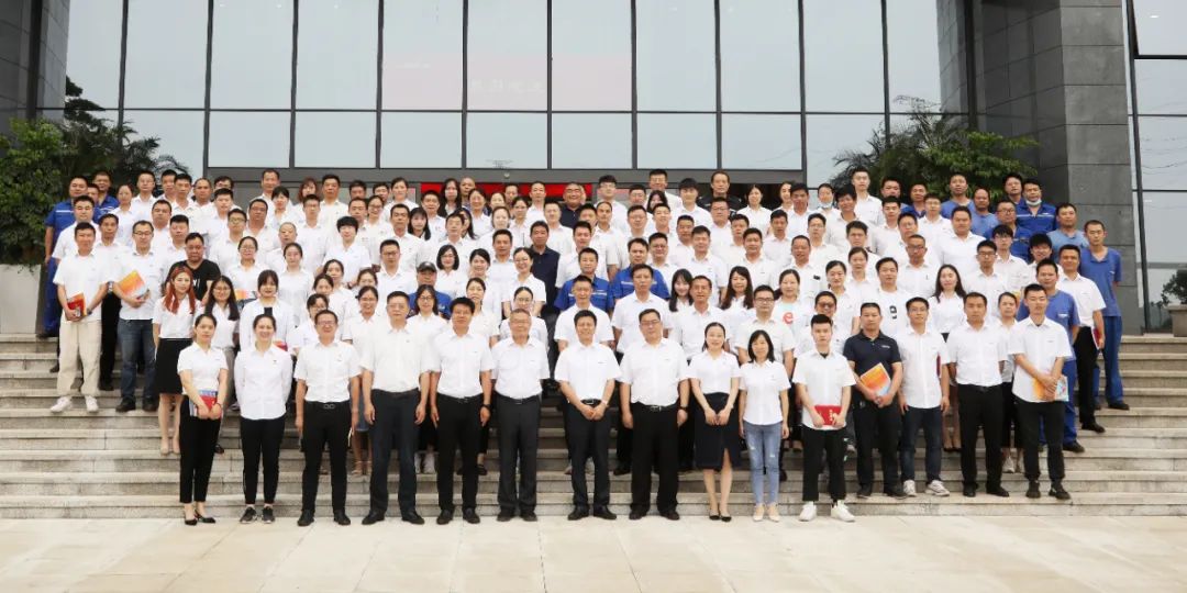 助力谋划，，，，，效劳员工，，，，，攀缘家园建设新高地——云顶国际yd888智能第五届四次“双代会”胜利召开