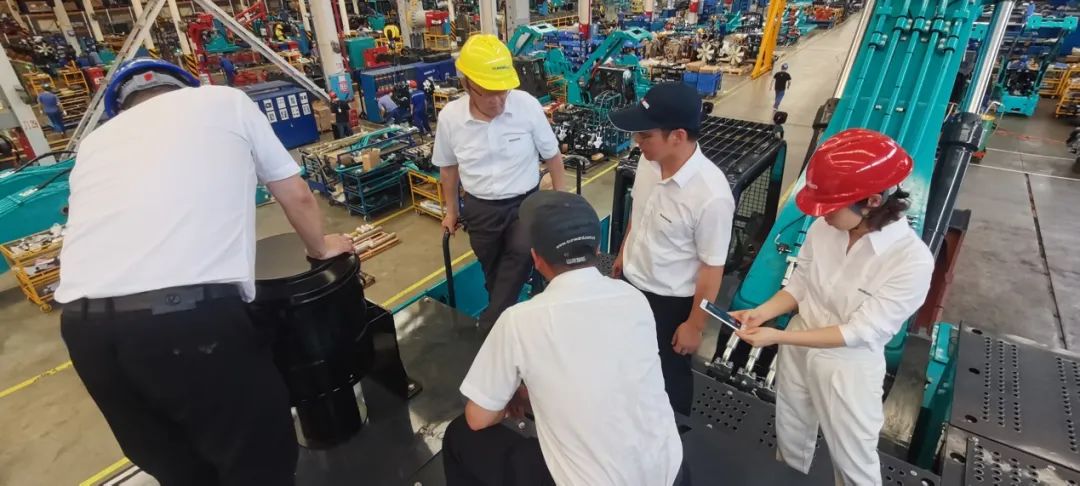 够炫！够酷！云顶国际yd888智能超大型挖掘机SWE750F下线