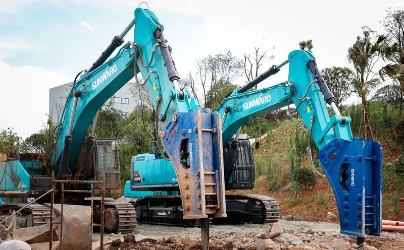 再升级！云顶国际yd888智能“矿山猛士”极限破碎现场直击