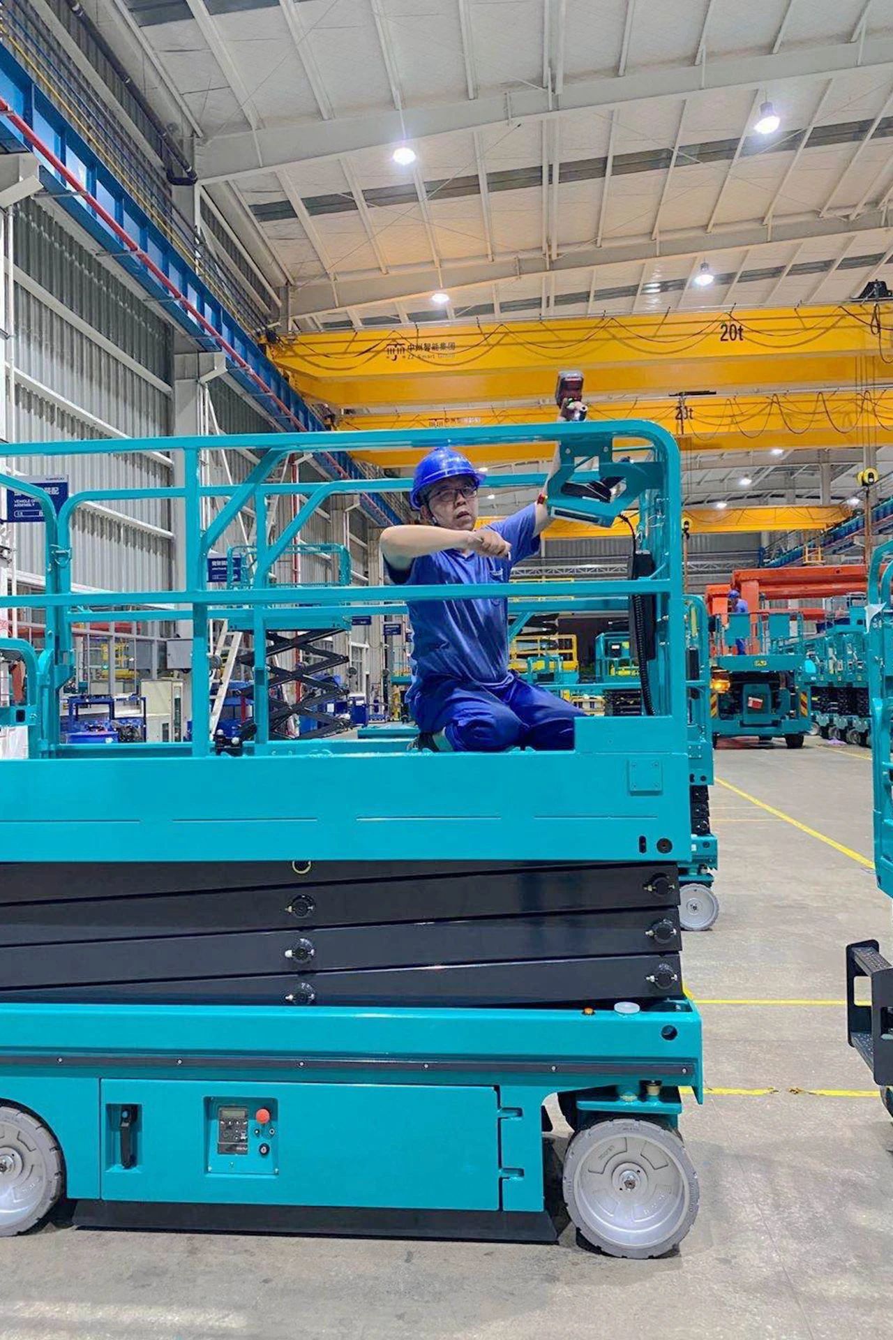 云顶国际yd888智能“蓝精灵”们在通俗岗位的坚守与贡献