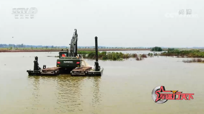 水陆两用挖掘机亮相央视！云顶国际yd888智能应抢救援“猛将”出战