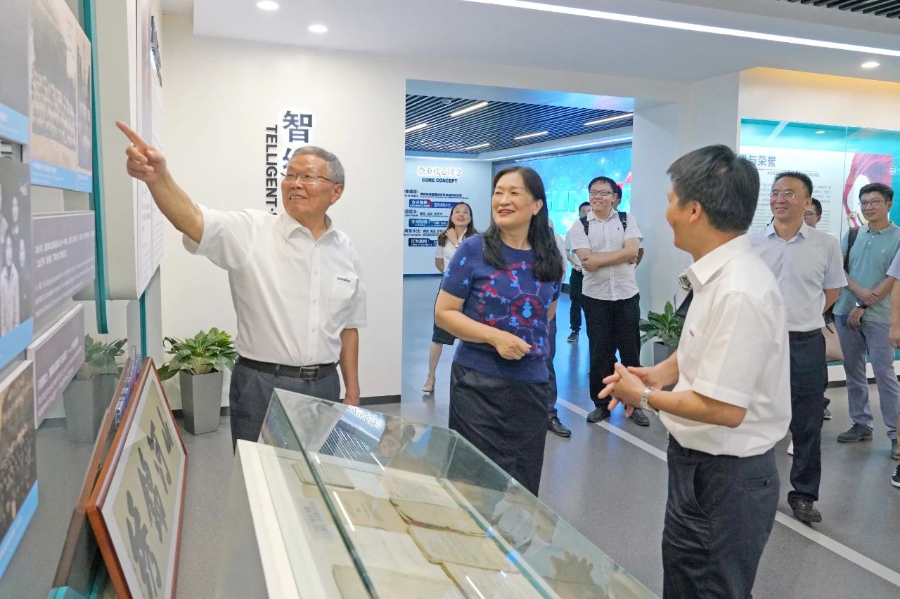 为立异创业精神点赞！中国工程院院士陈晓红一行到访云顶国际yd888智能