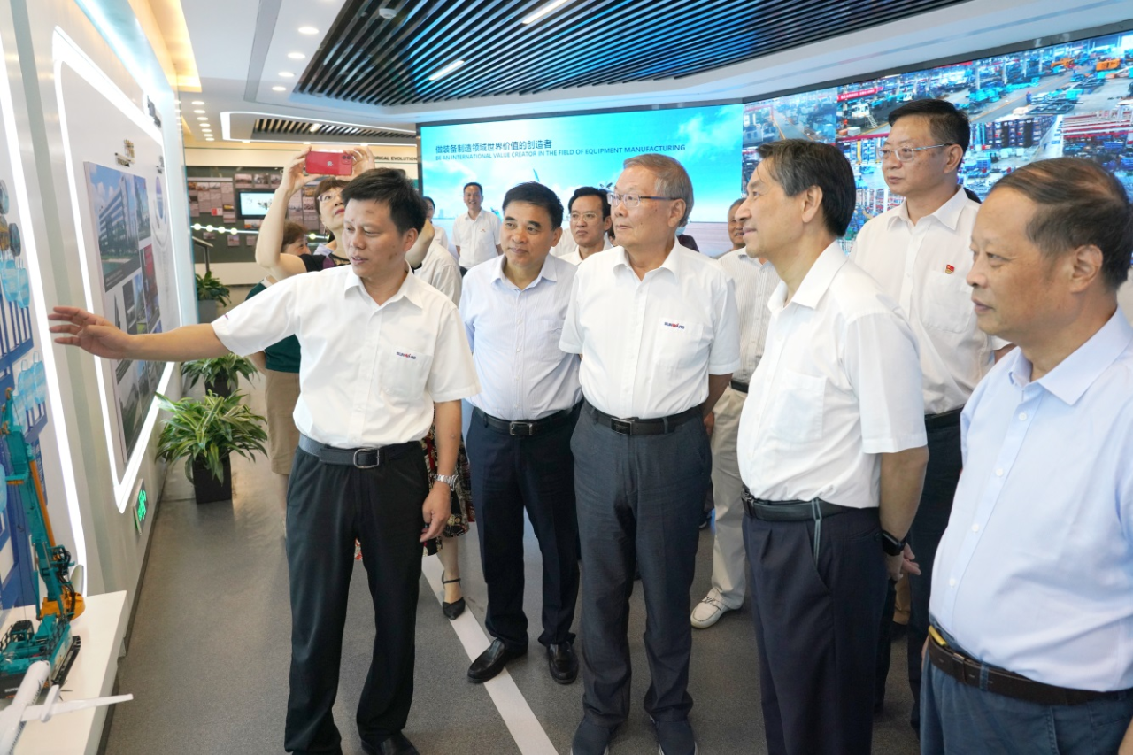 湖南省老科学手艺事情者一行到访云顶国际yd888智能