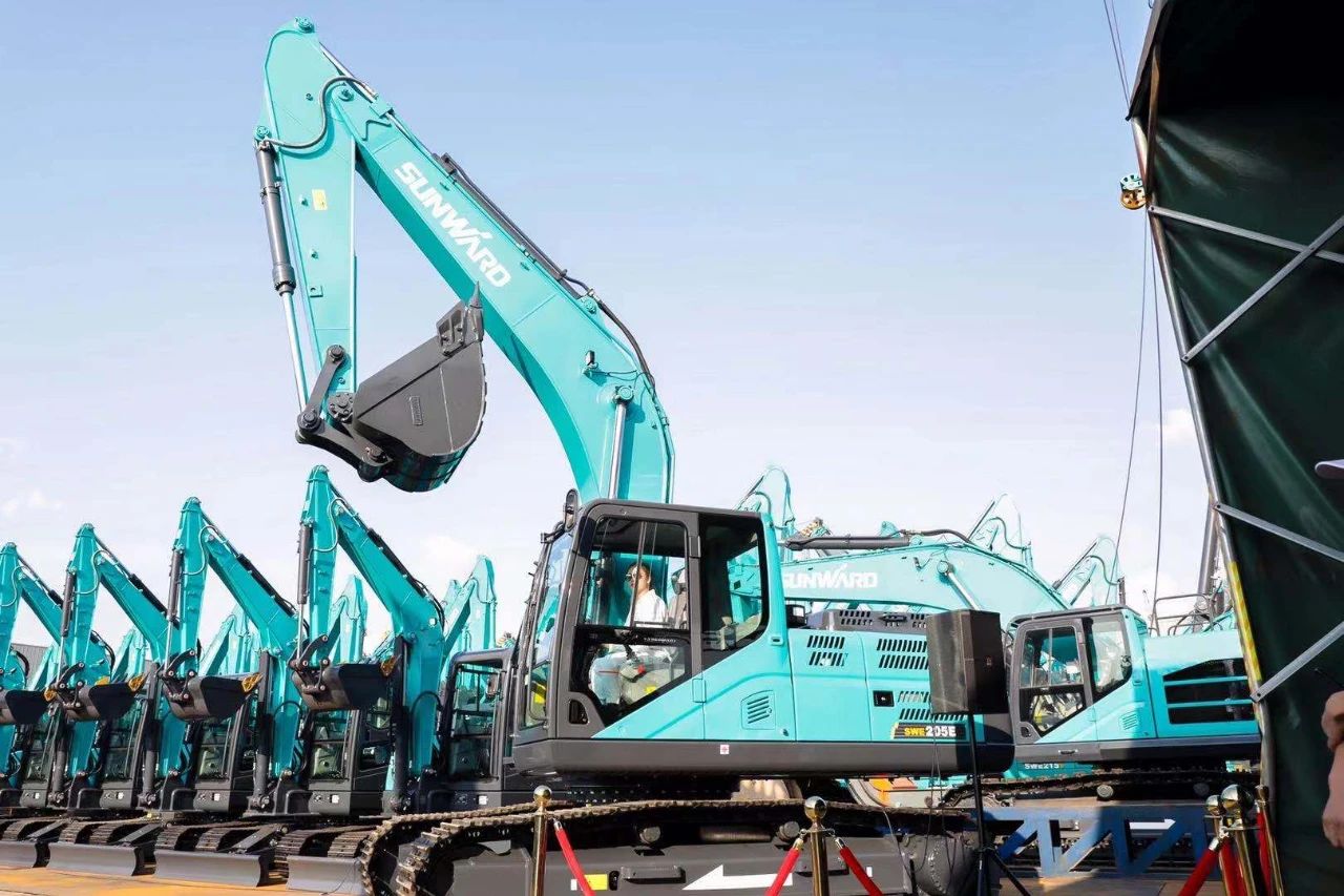 四大成套装备携手登。。。。。。≡贫ス蕐d888智能立异效果展示会交出“亮眼答卷”