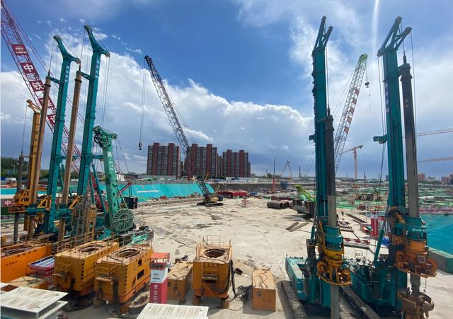大国重器！云顶国际yd888智能超等装备助力北京都会副中心综合交通枢纽站建设